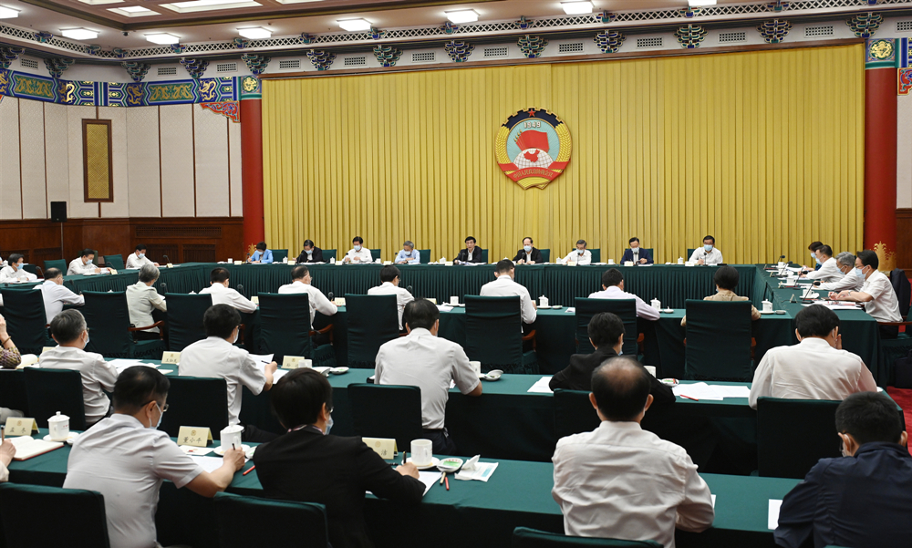 全国政协召开双周协商座谈会 围绕“加快社会适老化改造”协商议政 王沪宁主持