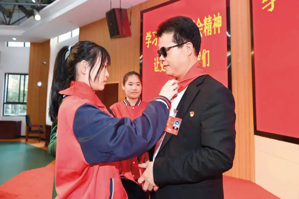 王永澄：党和国家让我“看”见了光明