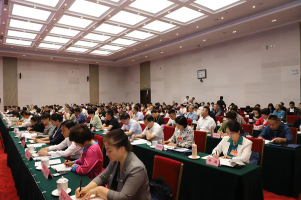 铸牢中华民族共同体意识 推进我国民族团结进步事业
