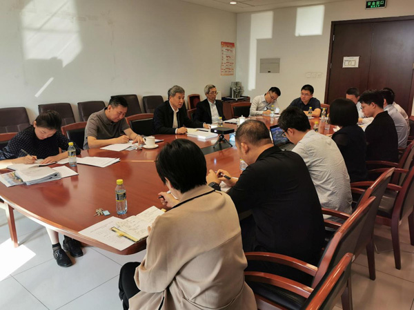  预算工委青年理论学习小组召开青年党员学习交流会