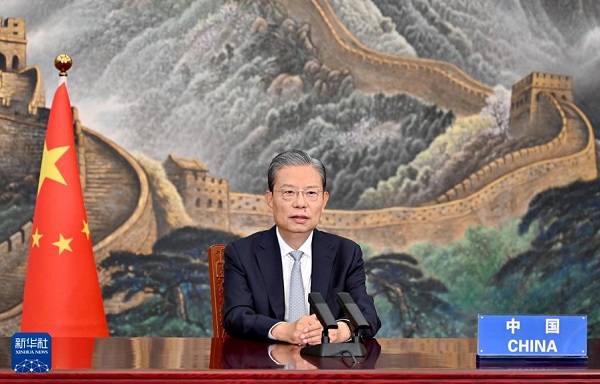  赵乐际在“中立之友小组”成员国议会领导人会议上发表视频致辞