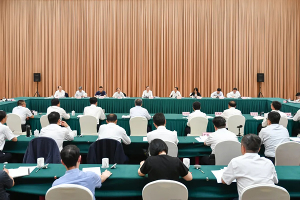 郝明金率调研组围绕行政审判和行政检察工作在豫调研